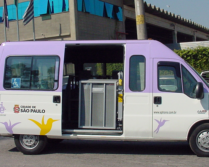 Passenger tail lifts